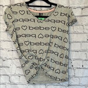 ⭐️ Bebe Heather Gray short sleeve v-neck pajama top or t-shirt 🤍 bebe women M